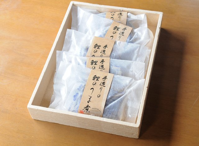 コモリ食品　鯉のうま煮開封前画像