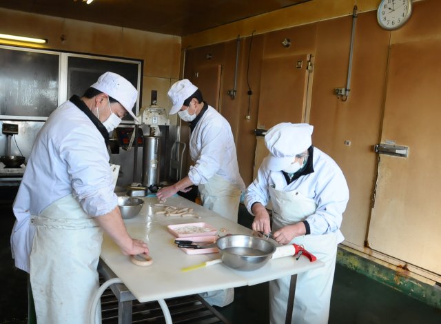学園手造りハムの会　一つ一つまごころ込めて手造り