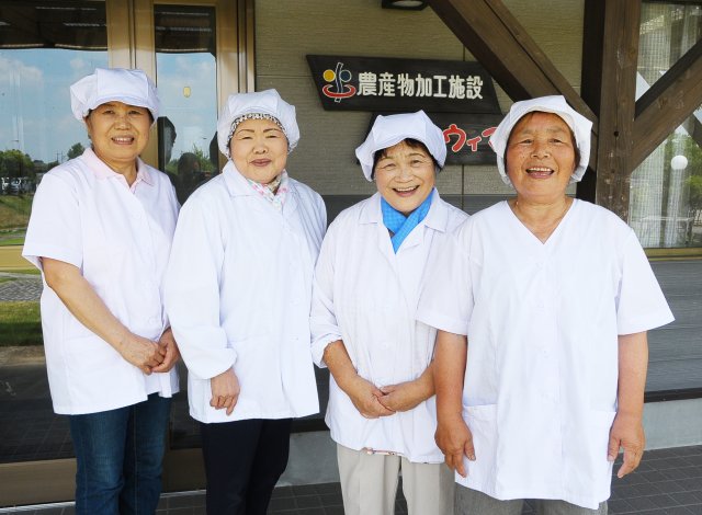 ウィマム　梨加工グループのみなさん