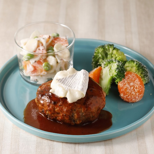 のっけ「カマン」ハンバーグとれんこんサラダ