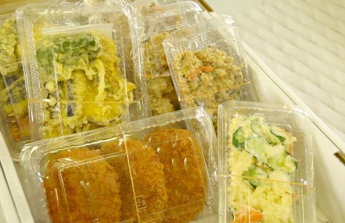 お惣菜|天ぷら、コロッケ、サラダ、人気です。