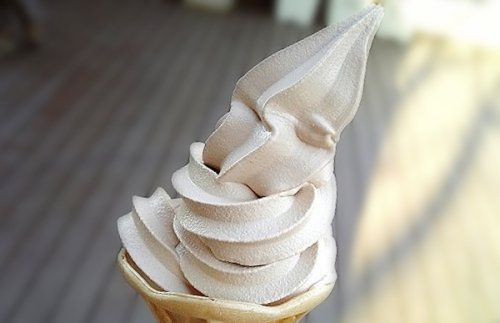ソフトクリーム|生乳仕立ての大人気ソフトクリーム。