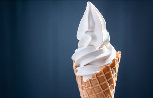 マロンソフトクリーム|茨城県産の和栗ペーストをふんだんに使用。
栗本来の風味とやさしい甘さを感じる事ができるソフトクリームです。