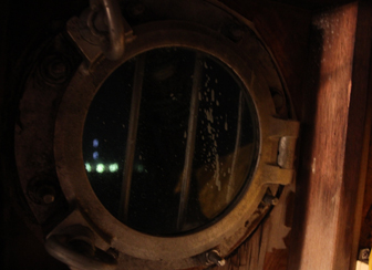 メヒカリ漁 船室